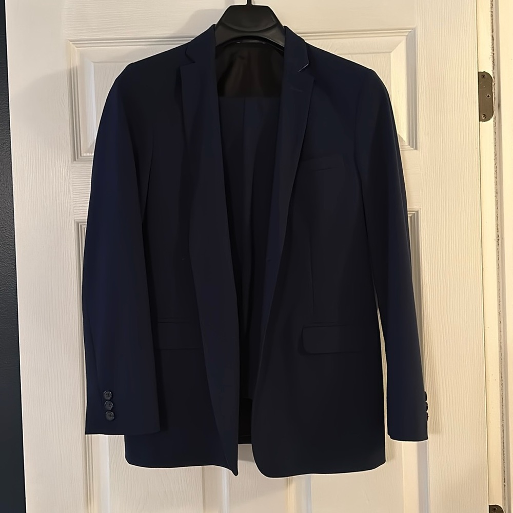 Van Heusen navy suit boys size 18